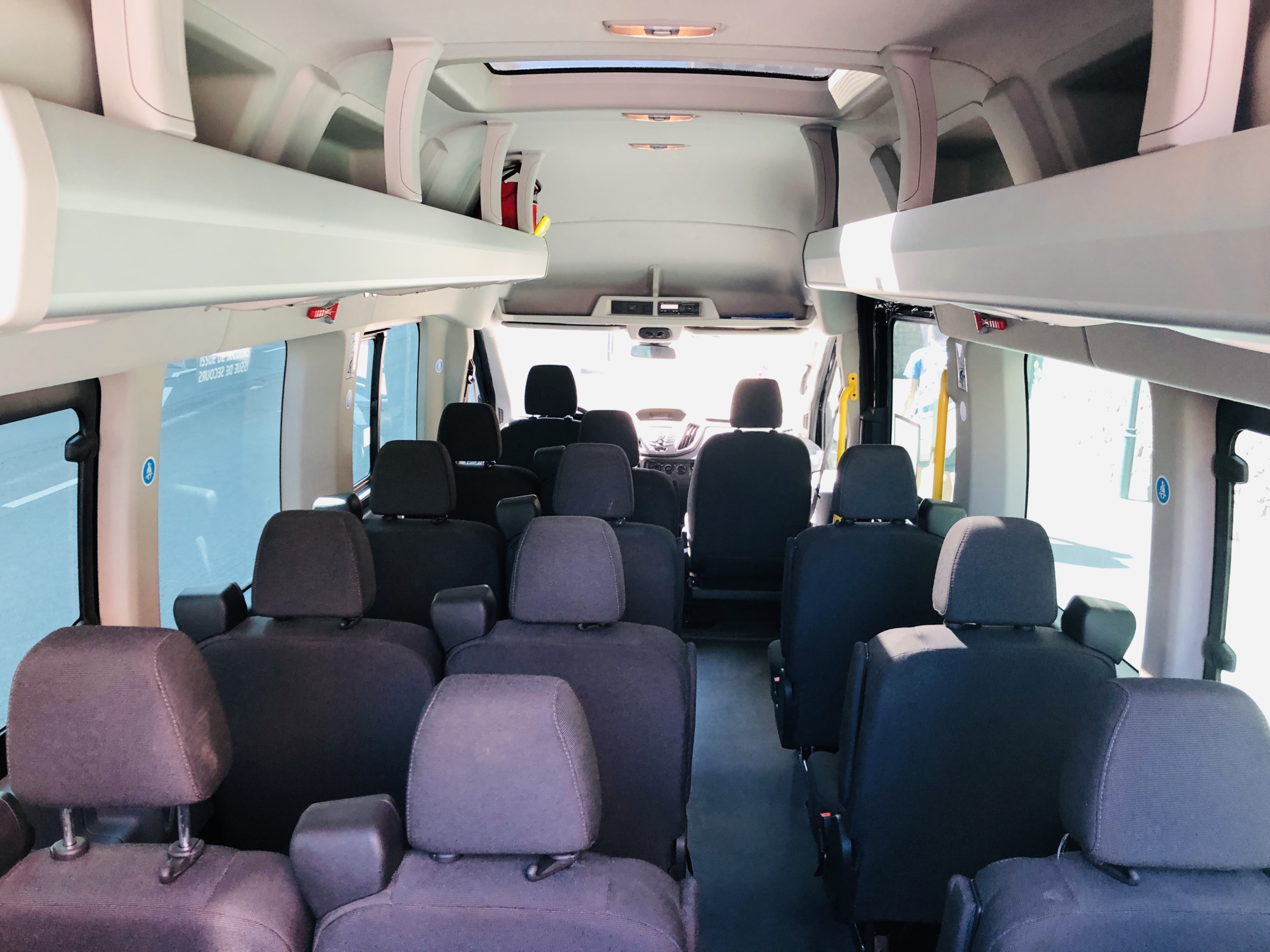 Intérieur Ford 16 places Rennes Shuttle