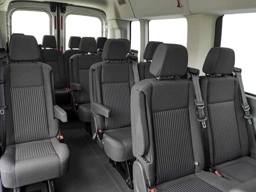 Intérieur Ford Transit XLT 350 HD Rennes Shuttle